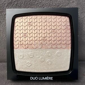 CHANEL duo Lumiere illuminating powder duo